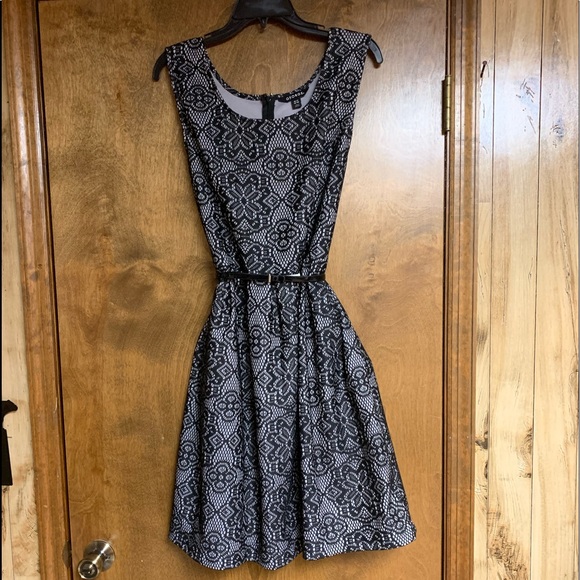 Dress - Picture 1 of 2